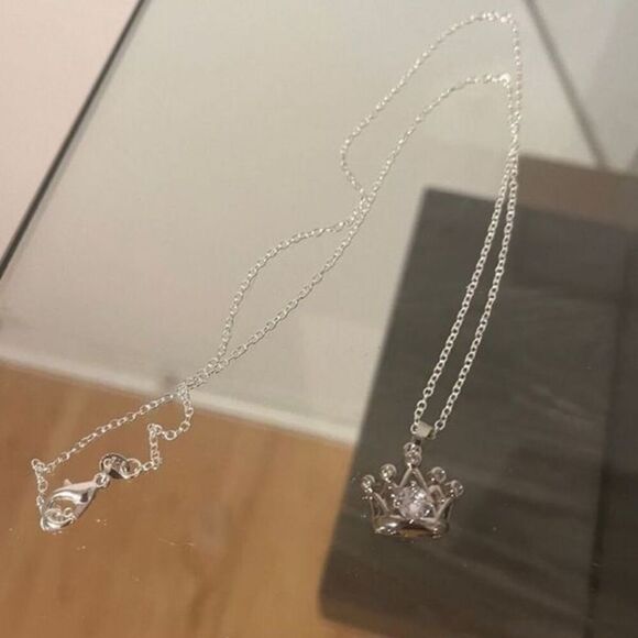 The Triple Crown pendant charm necklace in 925 and cubic zirconia - Picture 6 of 7